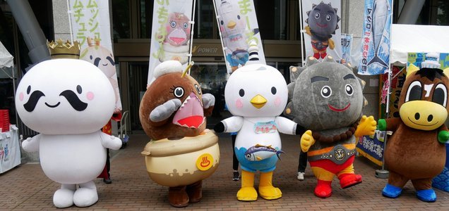 整理母亲遗物发现花48万整容